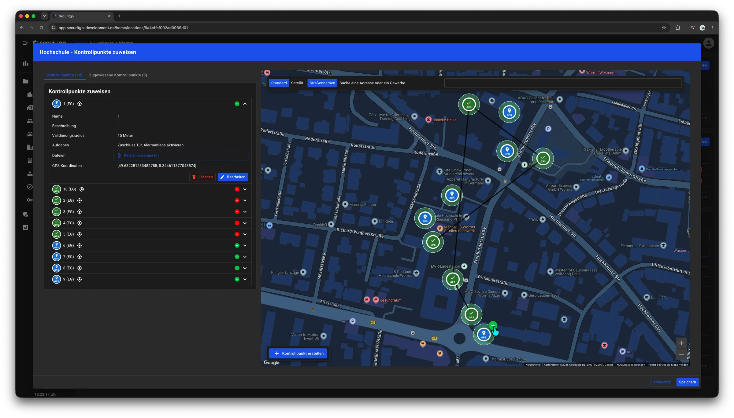 SecuritGo Kontrollpunkt-Verwaltung: links verfügbare und zugeordnete Punkte mit Aufgaben und GPS-Prüfradius, rechts blaue und grüne Kontrollpunkte auf einer Karte.